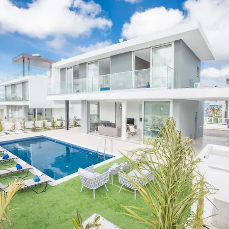 3 Schlafzimmer Mit Privatem Pool Im Zentrum Vakantiehuis *