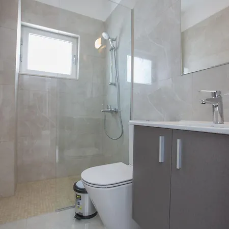 Vakantiehuis 3 Schlafzimmer Mit Privatem Pool Im Zentrum *