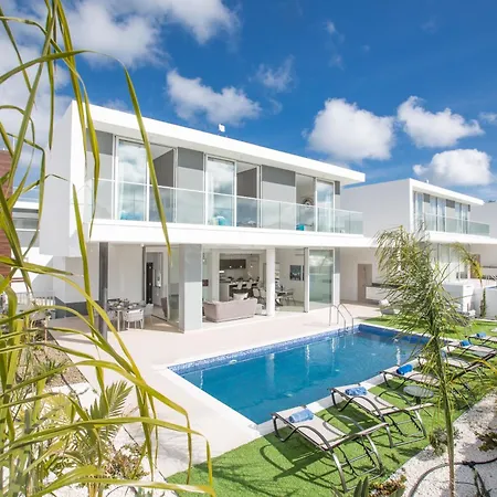3 Schlafzimmer Mit Privatem Pool Im Zentrum Πρωταράς
