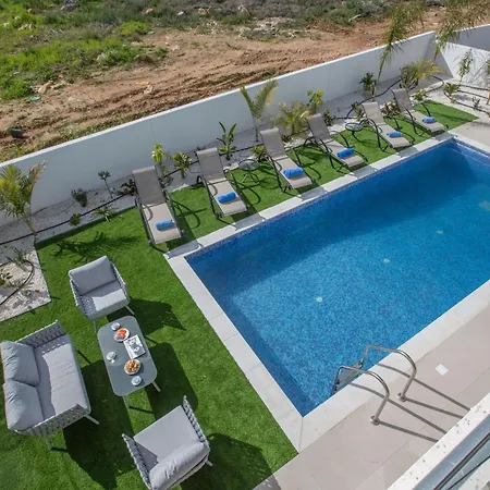 3 Schlafzimmer Mit Privatem Pool Im Zentrum Σπίτι διακοπών *