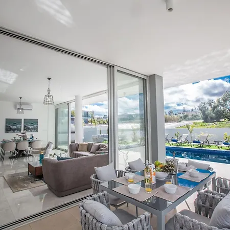 3 Schlafzimmer Mit Privatem Pool Im Zentrum * Protaras
