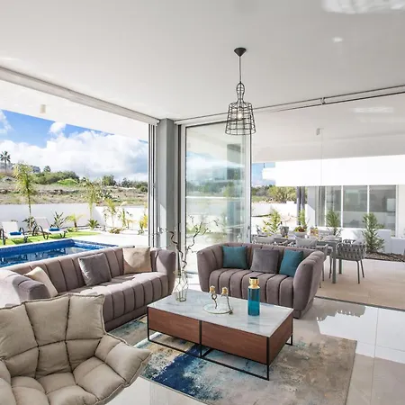 3 Schlafzimmer Mit Privatem Pool Im Zentrum